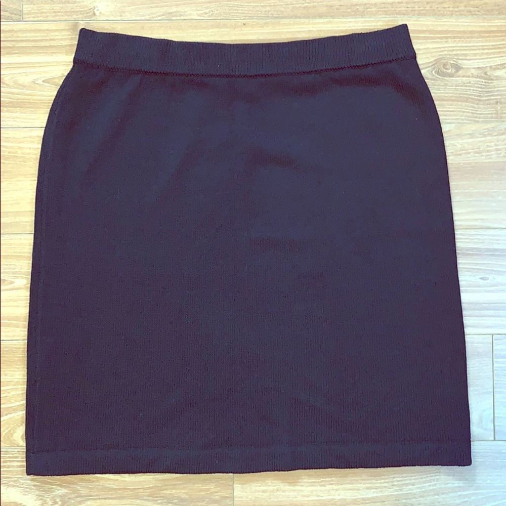 St. John Basics Black knit skirt 8 Suit
